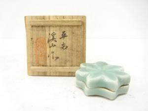 加藤渓山造　砧青磁　楓　香合